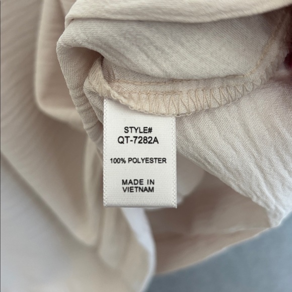 NEW! Woven Airflow Collared V-Neck Short Sleeve Top-L/XL Sand Beige - Picture 8 of 9